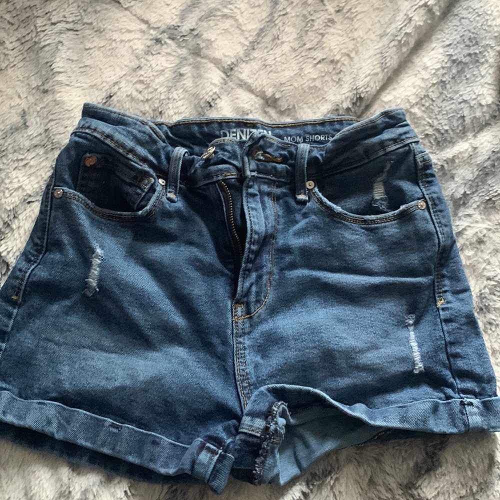 blue jeans shorts size 0 Levi’s